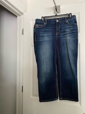 Like NEW Maurices Jean Capris 9/10